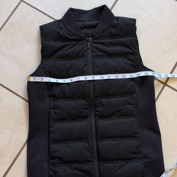 Lululemon Down & Around Vest Black 800-fill Goose Down Size 8 - Picture 8 of 13